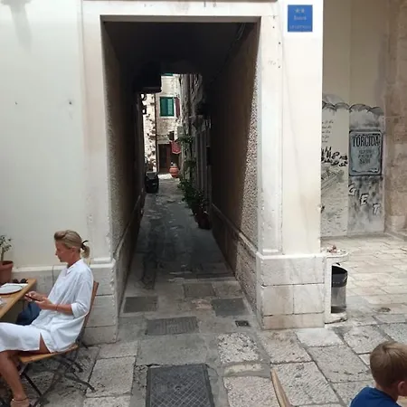 아파트 Little Lion